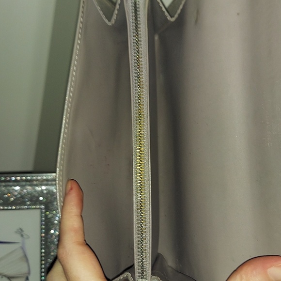 Grey LV epi wallet - Picture 4 of 7